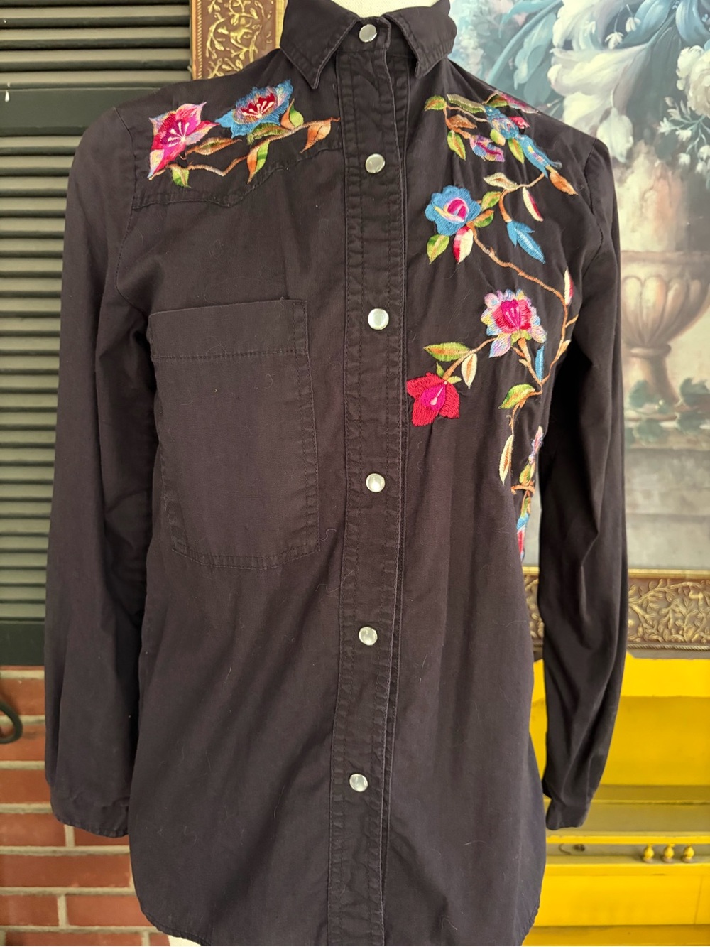 Woman’s Black western Embroidered Floral Button-Up Shirt